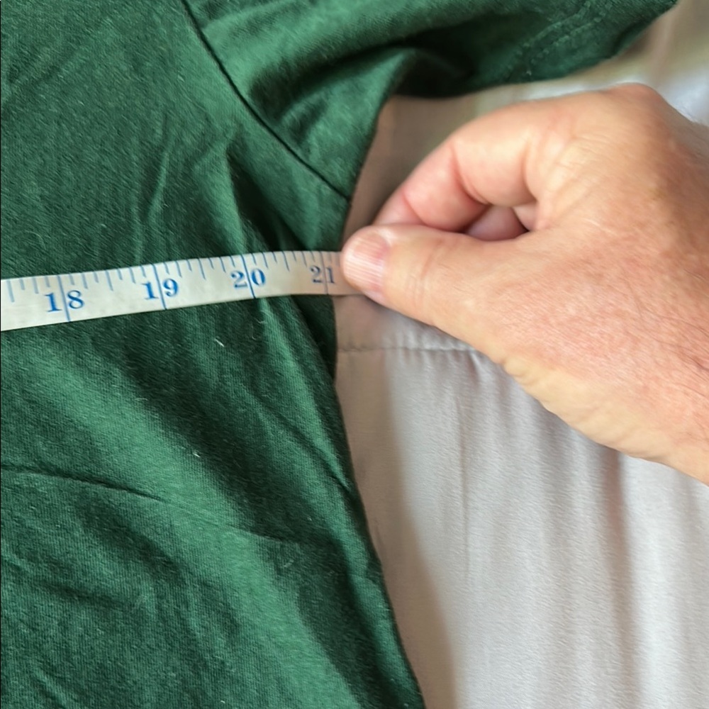 Embroidered "Switzerland" Green T-Shirt - Picture 4 of 5